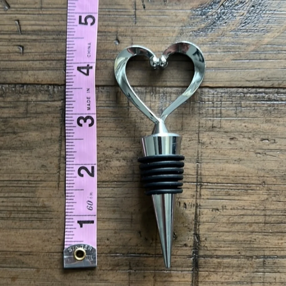 1 Silver Heart Wine Stopper